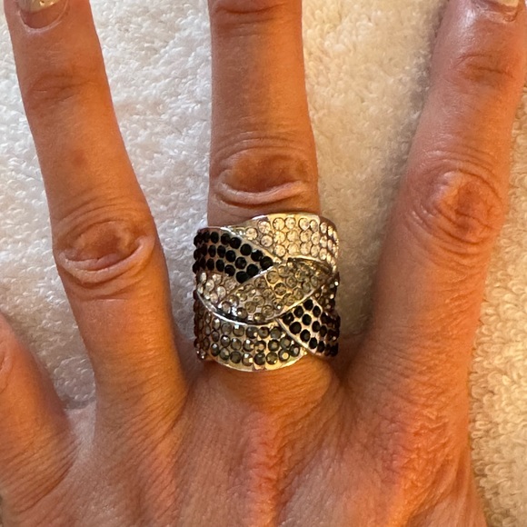 Lia Sophia Crystal Ring Sz 6.5 - Picture 3 of 5